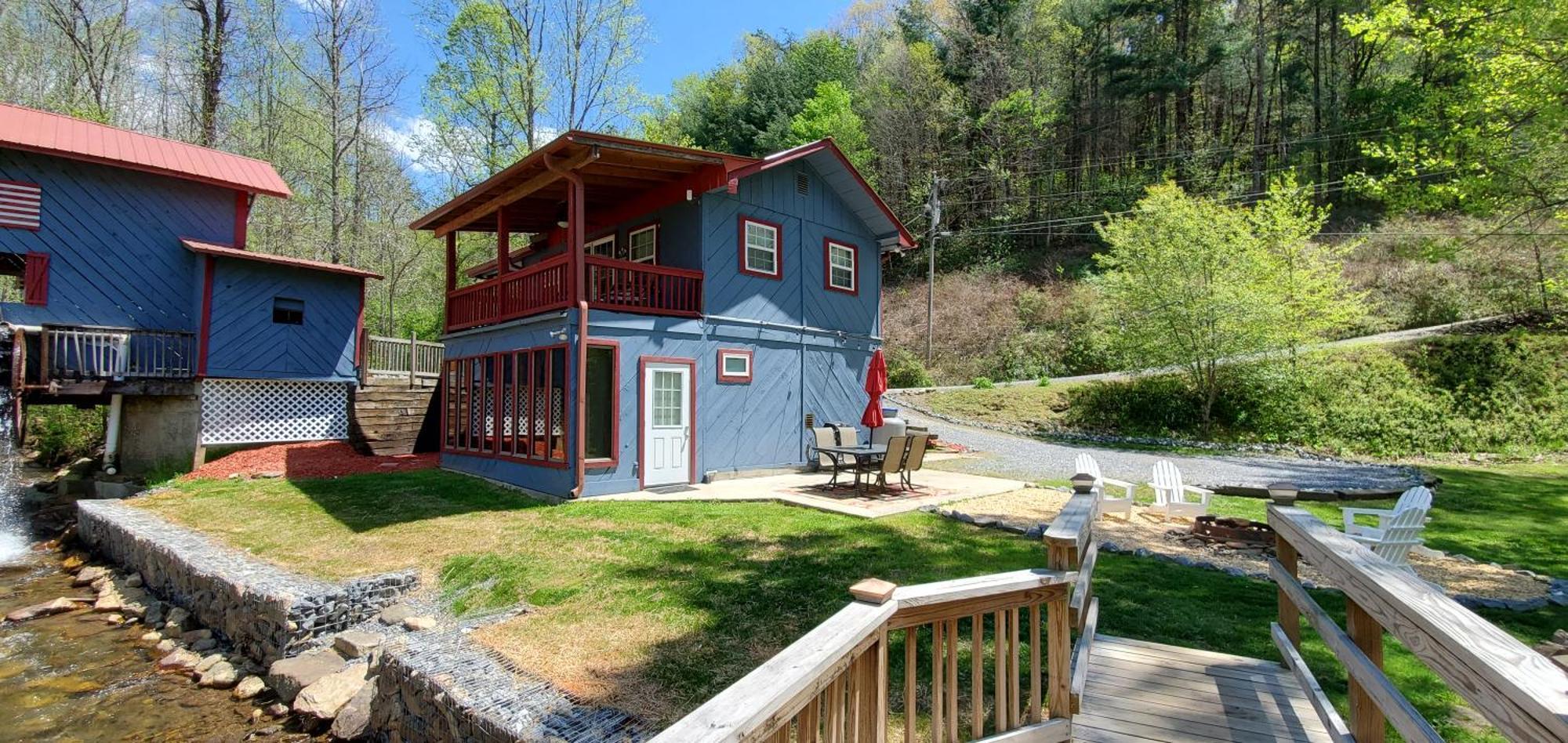 Waterwheel Cabin By The Creek Murphy Exterior photo