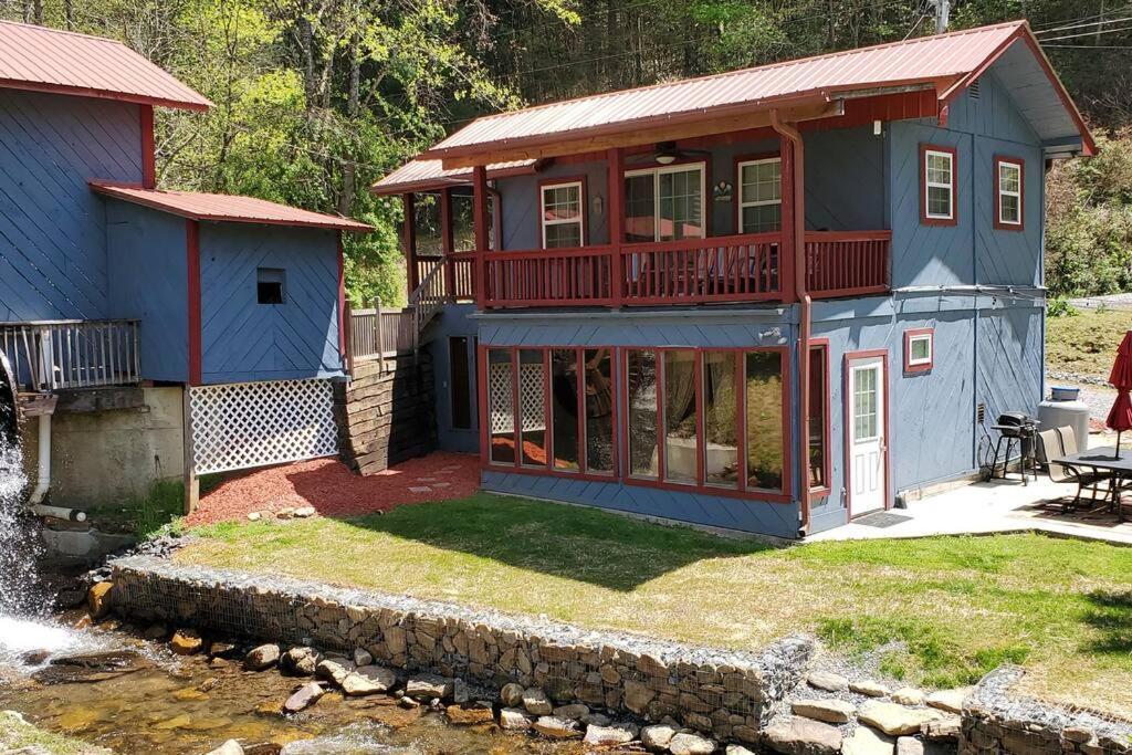 Waterwheel Cabin By The Creek Murphy Exterior photo