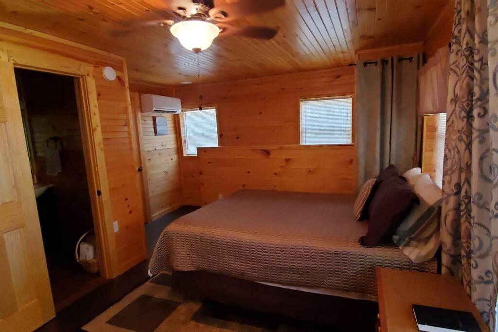 Waterwheel Cabin By The Creek Murphy Exterior photo
