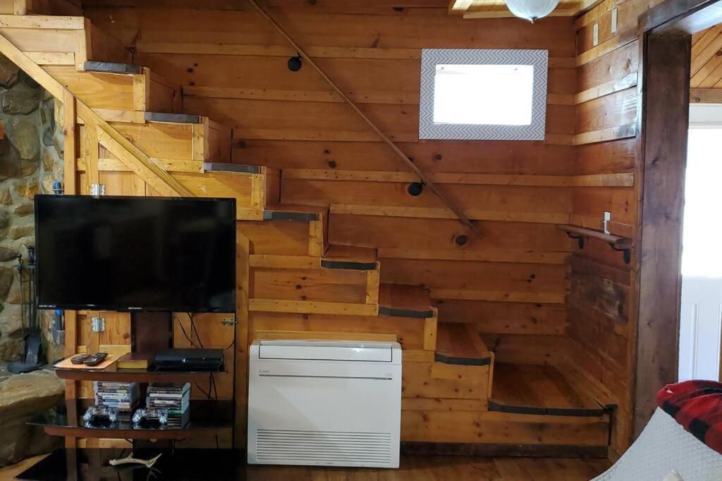 Waterwheel Cabin By The Creek Murphy Exterior photo